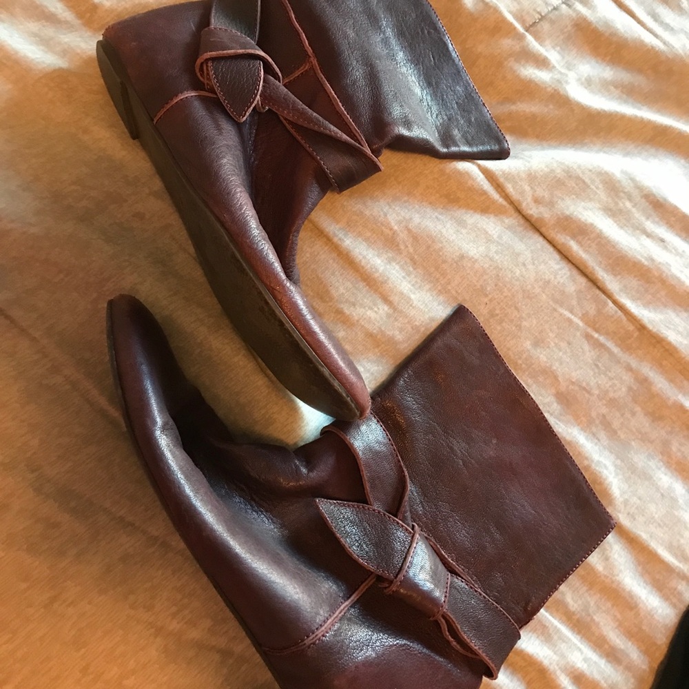 Madewell Leather Plum Booties!